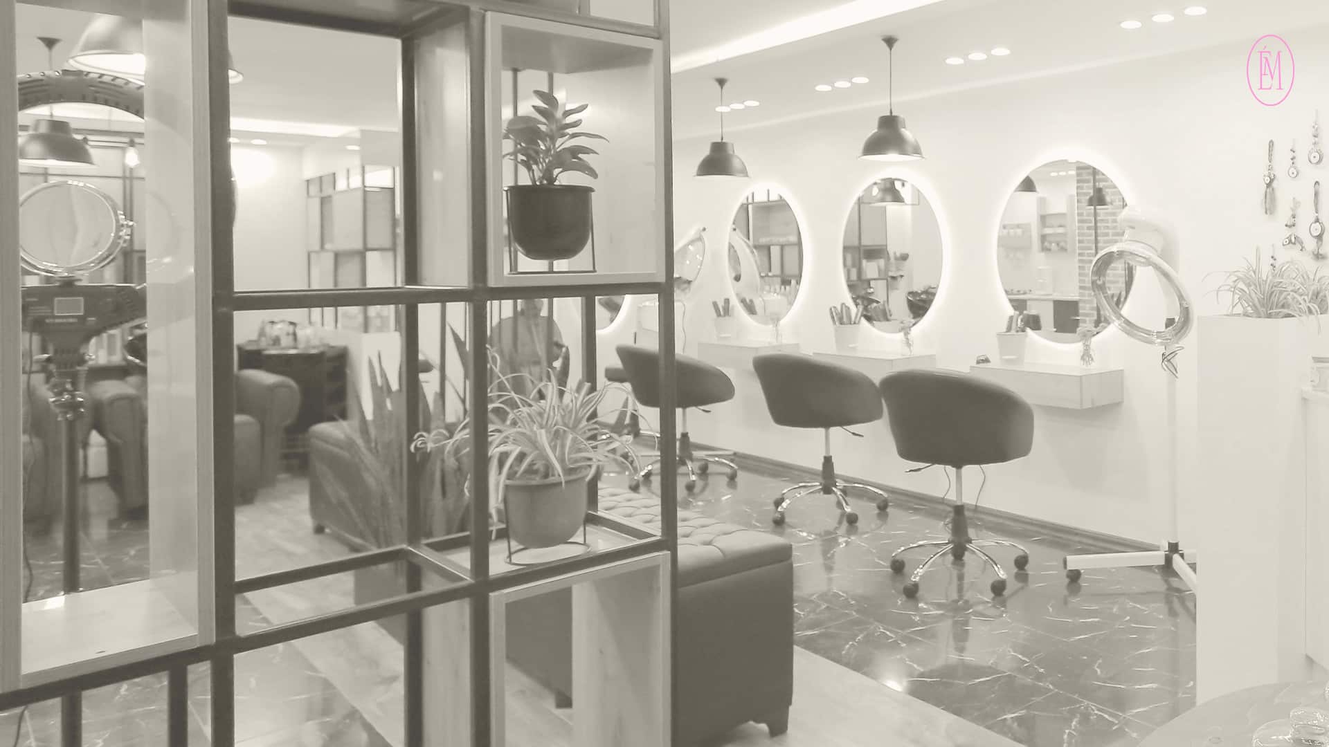 beauty advisor